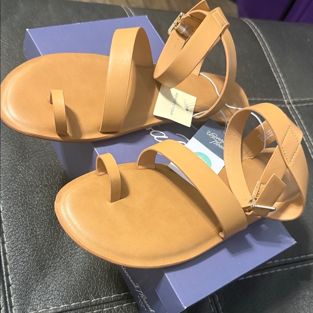Universal Thread Camel Sandals